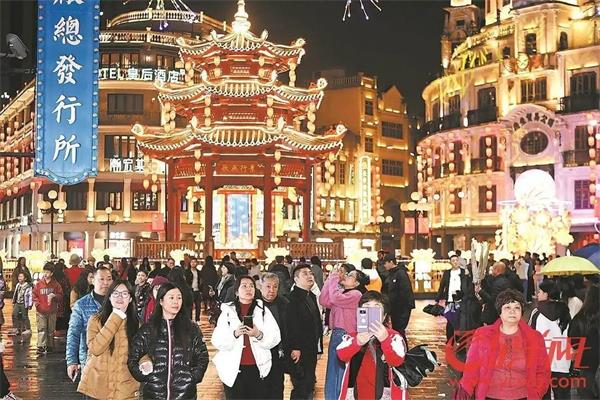 2025汕頭小公園國(guó)際元宵燈會(huì)拉開帷幕 流光盛宴 相約元宵