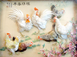普寧嵌瓷藝術掛屏《雞場春早》神形兼備