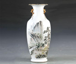 潮彩梅耳瓷瓶《山水圖》