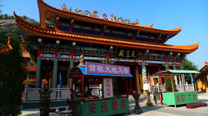 龍泉巖寺廟群
