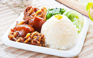 “隆江豬腳”：古鎮美食味綿長