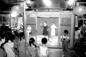 退休老人奏潮樂唱響晚年新生活